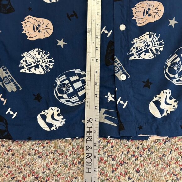 Star Wars NWT Navy Icon Print Short Sleeve Button Front Shirt Size M - Picture 8 of 12